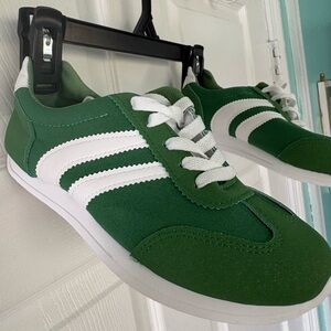 Green and White Women's Sneakers